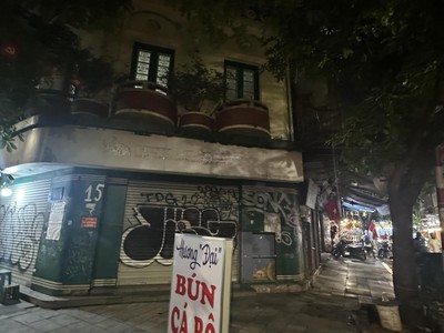 Cho thuê nhà cổ hàng bạc mt 8m, phù hợp các loại kinh doanh 0