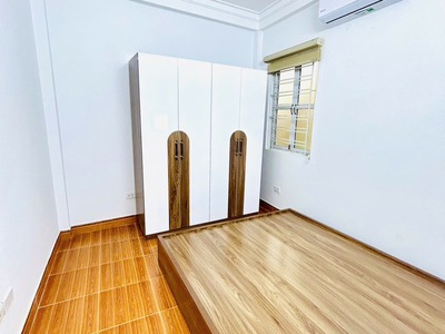 Hơn 5 tỷ-nhà đẹp ngõ 1 bùi xương trạch 33m-4 tầng-4 ngủ-ở luôn 0