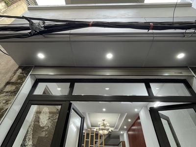 Hơn 6 tỷ-nhà đẹp-77 bùi xương trạch-33m x4 tầng-nội thất đẹp ở ngay 4