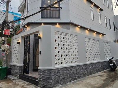 Bán nhà lô góc- 4 tầng- phạm hữu lầu- quận 7- 60m2- nhỉnh 6 tỷ 4