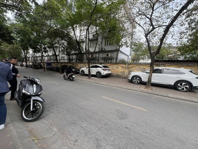 Nhà phố trung kính cầu giấy - đẹp mê ly - kinh doanh đỉnh cao - mặt tiền phố trung kính - mặt sau 2