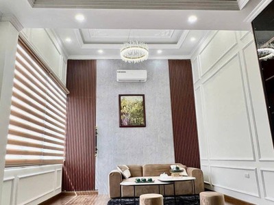 Nhà mới nguyễn văn huyên - cầu giấy   thang máy - ôtô vào nhà   ngõ thông   45m2 7t 2