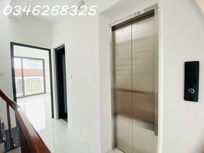 Nhà mới 5 tầng thang máy   phân lô   20m ra ô...