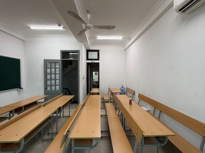 Bán nhà nguyễn thị định  40 m 5t mt6m giá 10,8 tỷ ngõ rộng  10m ra ô tô tránh . 2