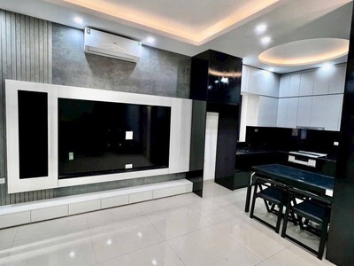 Bán nhà 5t ngõ 266 nguyễn văn cừ thông hồng tiến. 48m, bãi xe gần 10 tỷ 2 có thương lượng. lh 4