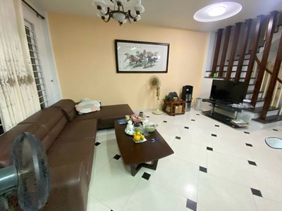 Duy nhất 1 căn chính kinh thanh xuân- gần royal city  - 44mx3 tầng - 3 ngủ - ngõ rộng - 10.9 tỷ lh 4