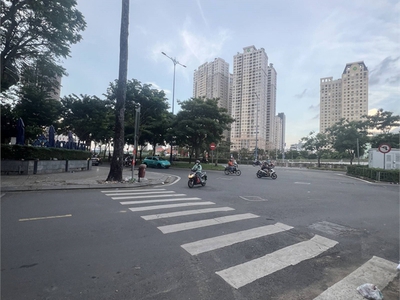 Hàng hot quận 1 : phó đức chính  35 tỷ quận 1 hồ chí minh -dòng tiền 100trđ/ tháng.-tt quận 4