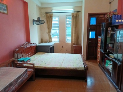 Cho thuê nhà nguyên căn ngõ 230 hoàng mai 30m2 x 4 tầng, 8.5 triệu ở gia đình, nhóm đi làm 1