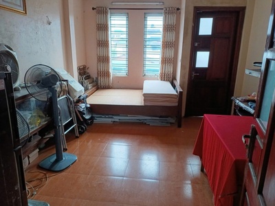 Cho thuê nhà nguyên căn ngõ 230 hoàng mai 30m2 x 4 tầng, 8.5 triệu ở gia đình, nhóm đi làm 3