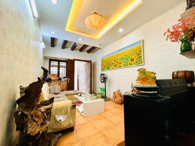 Cho thuê nhà ở hộ gia đình ngõ 121 kim ngưu, 3 tầng x 50m2, 3 ngủ, 12 triệu 0
