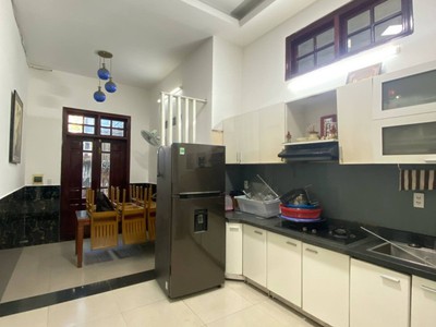 Mặt tiền nguyễn hữu thọ gần sân bay, 100m2, 3 tầng sạch đẹp, 12 tỷ 4