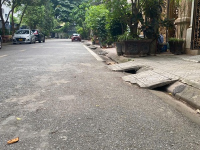 Bán gấp nhà phố ngọc lâm, long biên 40m2, 5 tầng, gara ô tô, giá nhỉnh 11 tỷ. 0