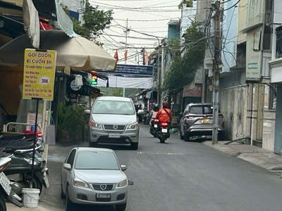Siêu víp nhà chỉ có 7,8 tỷ mà xe hơi vo nhà luôn - gần trường khánh hội, gần chợ,kế bên quận 7 khu 4