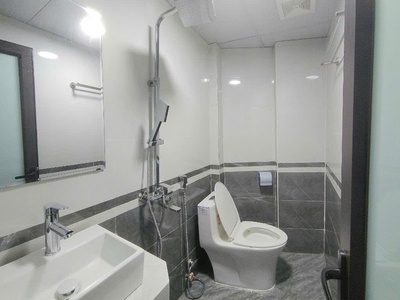 Nhà đẹp kính kong - gần phố - đi đâu cũng tiện 30m giá nhỉnh 6 tỷ 3