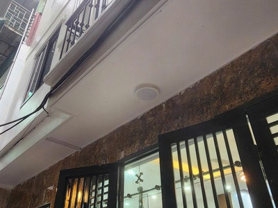Nhà đẹp kính kong - gần phố - đi đâu cũng tiện 30m giá nhỉnh 6 tỷ 0