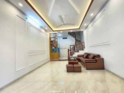 Cần bán nhà nam dư lĩnh nam 42m 5 tầng 5 phòng tặng hết nội thất sổ đỏ 1