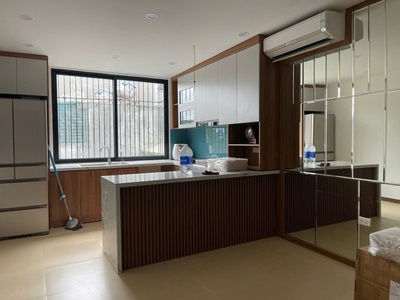 Bán nhà 50m 6t lâm du bồ đề, long biên , oto ,kd, giá 8,9ty. 1