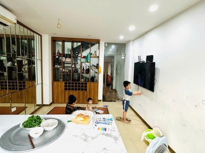 Bán nhà 50m 6t lâm du bồ đề, long biên , oto ,kd, giá 8,9ty. 4