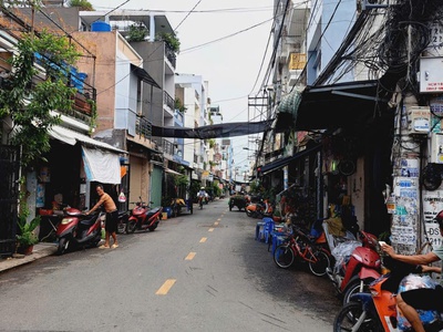Bán gấp nhà mặt tiền đ số 11 bhh nhựa 8m thông 72m2,2 tầng nhỉnh 3 tỷ 1