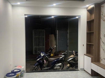 Rẻ chính chủ cần bán gấp căn nhà phố đông ba quận nam từ liêm 35m2 x5 tầng nhỉnh 4 tỷ ô tô kd 1