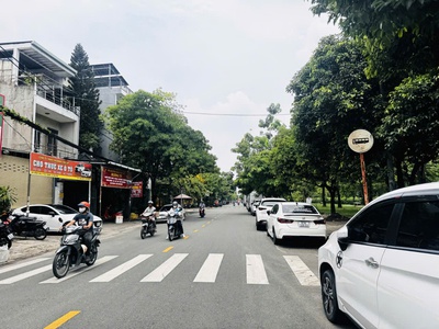 Bán nhà mặt tiền kinh doanh kênh nước đen tây thạnh tân phú 93m2,4 tầng -13 tỷ 1 1