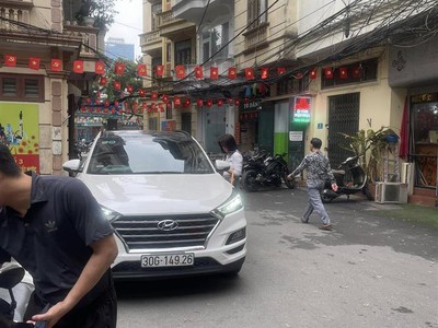 Bán nhà Vương Thừa Vũ DT: 50m x 5T, Phân lô Quân Đội Ngõ Ô Tô tiện Kinh Doanh 0