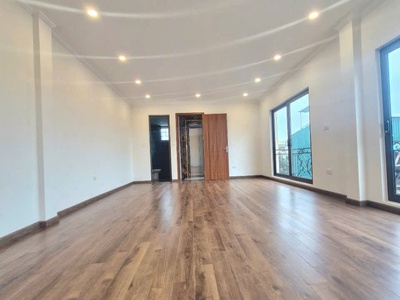 Chính chủ bán 59,3m2 nhà 6 tầng thang máy, ô tô vào, full nội thất xịn, gần hồ Thạch Bàn - Ở là mê n 9