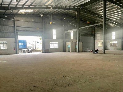 CHO THUÊ KHO BẮC TỪ LIÊM Diện tích 526m2 có sẵn, 620m2 ngày 18/6 có thể vào 2
