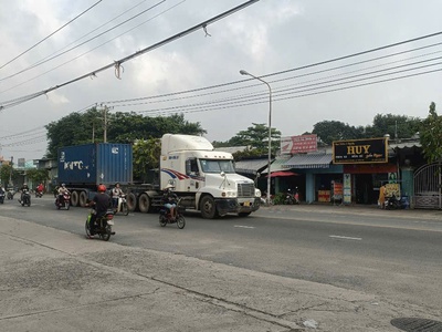 Bán Gấp Đất Mặt Tiền Kinh Doanh Kho Xưởng ĐT 743 Dĩ An 1