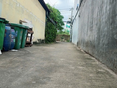 Bán Gấp Nhà Cấp 4 Dĩ An Gác Lửng Gần Trung Tâm Y Tế 0