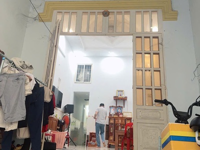 Bán Gấp Nhà Cấp 4 Dĩ An Gác Lửng Gần Trung Tâm Y Tế 2