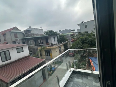 Bán nhà 61mx 3 tầng Độc lập Sân Cổng riêng đường Khúc Hạo Ôtô đỗ gần. 8