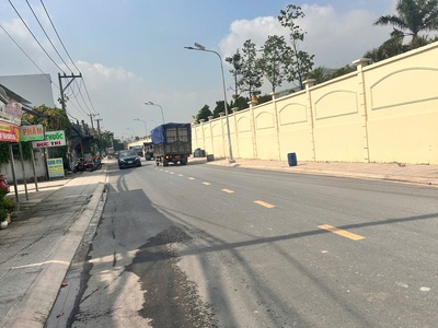 Cho thuê nhà xưởng 211m2 mặt tiền đường Trần Quang Diệu Dĩ An BD 2
