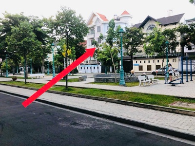 BT 14.7 x16m 3 lầu wie công viên khu Tân Quy Đông Quận 7. 0