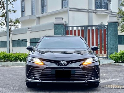 Bán xe Toyota Camry 2.5Q 2022, màu đen. 0