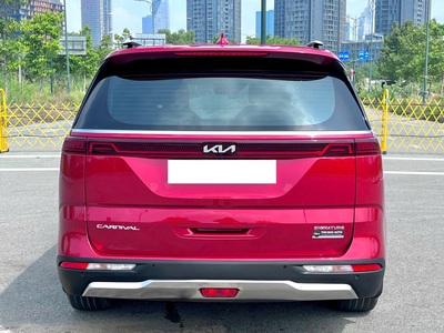 Bán xe Kia Carnival 2.2D Signature 2023, màu đỏ. 1