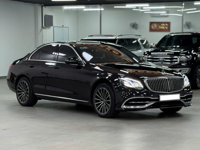 Bán xe Mercedes E250 2017, màu đen. 2