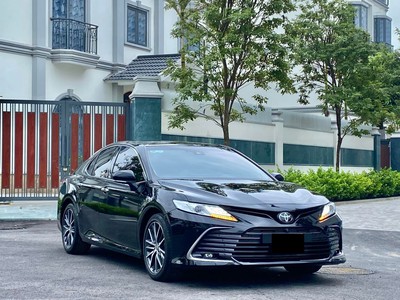 Bán xe Toyota Camry 2.5Q 2022, màu đen. 3