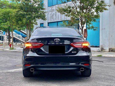 Bán xe Toyota Camry 2.5Q 2022, màu đen. 4