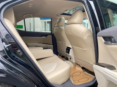 Bán xe Toyota Camry 2.5Q 2022, màu đen. 7