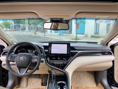 Bán xe Toyota Camry 2.5Q 2022, màu đen. 12
