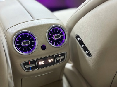 Bán xe Mercedes E250 2017, màu đen. 7