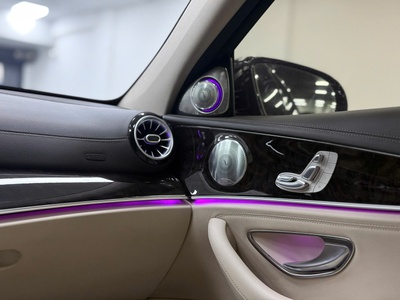 Bán xe Mercedes E250 2017, màu đen. 8