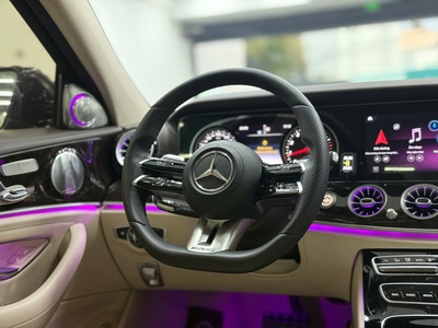 Bán xe Mercedes E250 2017, màu đen. 9