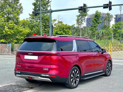 Bán xe Kia Carnival 2.2D Signature 2023, màu đỏ. 4