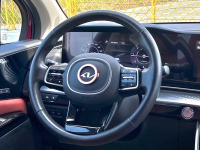 Bán xe Kia Carnival 2.2D Signature 2023, màu đỏ. 7