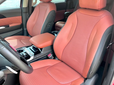 Bán xe Kia Carnival 2.2D Signature 2023, màu đỏ. 13