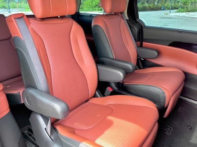 Bán xe Kia Carnival 2.2D Signature 2023, màu đỏ. 15