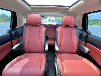 Bán xe Kia Carnival 2.2D Signature 2023, màu đỏ. 16