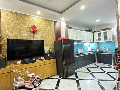 Hoàng Hoa Thám 6 tầng thang máy x mặt tiền to đẹp 5.4M - Ngõ thoáng sáng - Full nội thất. 0